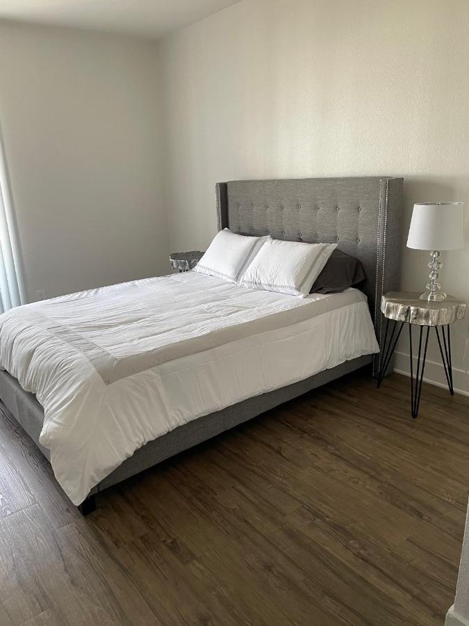 Villa Marina - Modern & Immaculate, Spacious, Gated Condo With Fireplace Pool, Gym, 2 Master Bedrooms Лос-Анджелес Екстер'єр фото